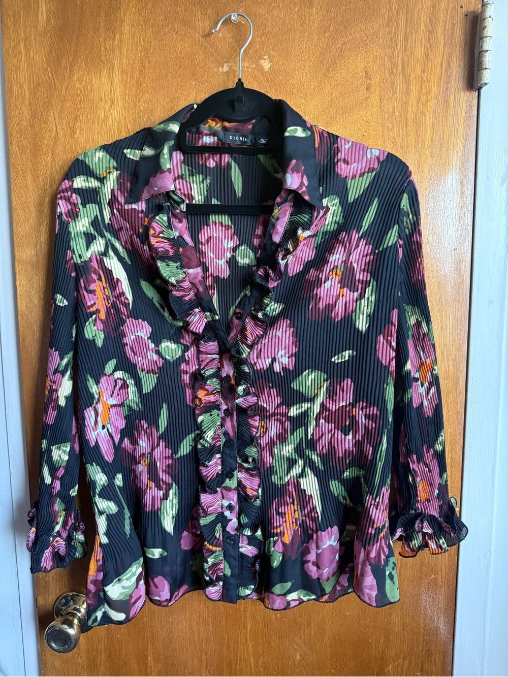 Sioni Black Floral Ruffled Button-Front Blouse